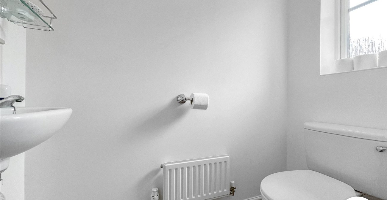 3 bedroom house to rent in Upnor | Robinson Michael & Jackson