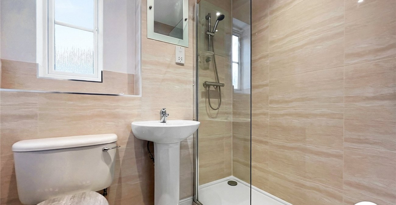 3 bedroom house to rent in Upnor | Robinson Michael & Jackson