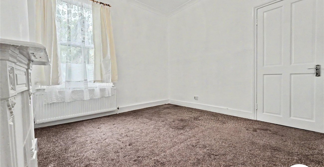 2 bedroom property to rent in London | Robinson Jackson