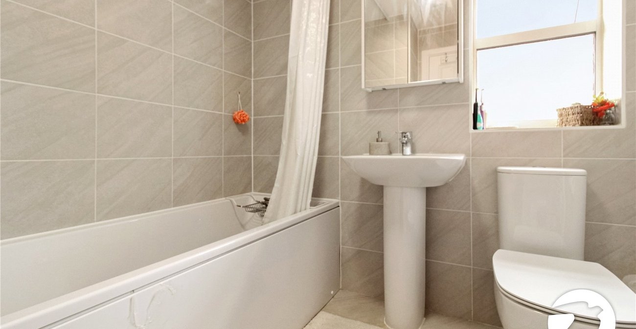 3 bedroom house to rent in Castle Hill | Robinson Michael & Jackson