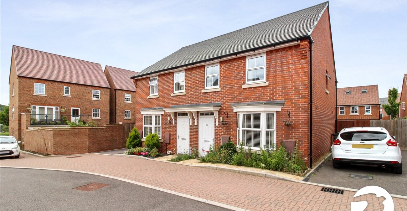 3 bedroom house to rent in Castle Hill | Robinson Michael & Jackson