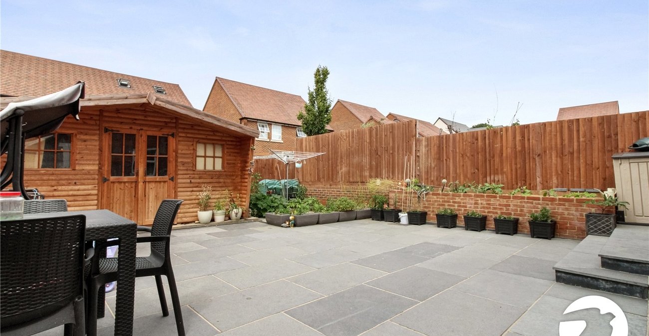 3 bedroom house to rent in Castle Hill | Robinson Michael & Jackson
