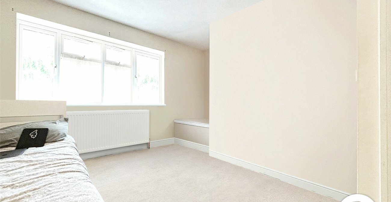 3 bedroom property to rent in Erith | Robinson Jackson