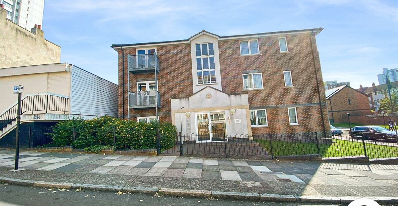 1 bedroom property to rent in Plumstead | 