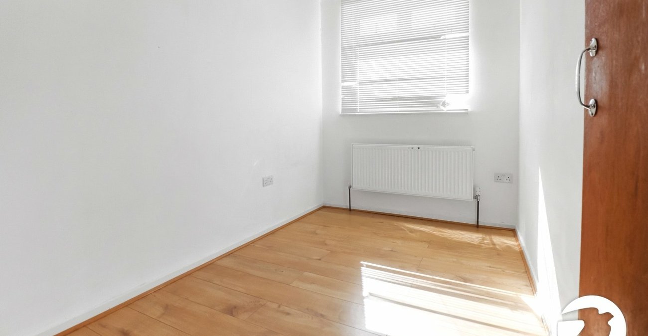 3 bedroom property to rent in London | 