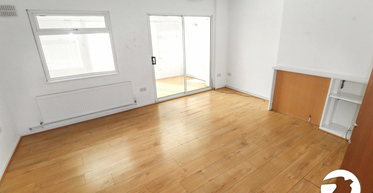 3 bedroom property to rent in London | 