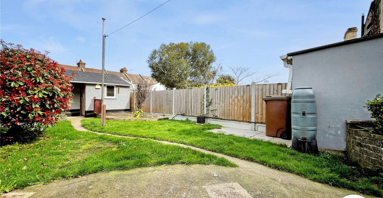 4 bedroom house to rent in Gillingham | Robinson Michael & Jackson