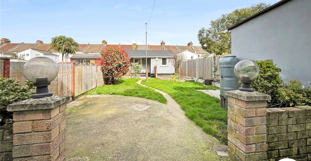 4 bedroom house to rent in Gillingham | Robinson Michael & Jackson