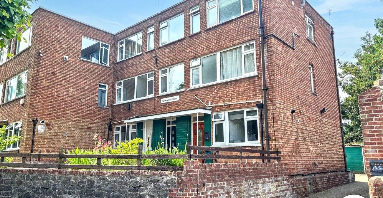 2 bedroom property to rent in Maidstone | Robinson Michael & Jackson