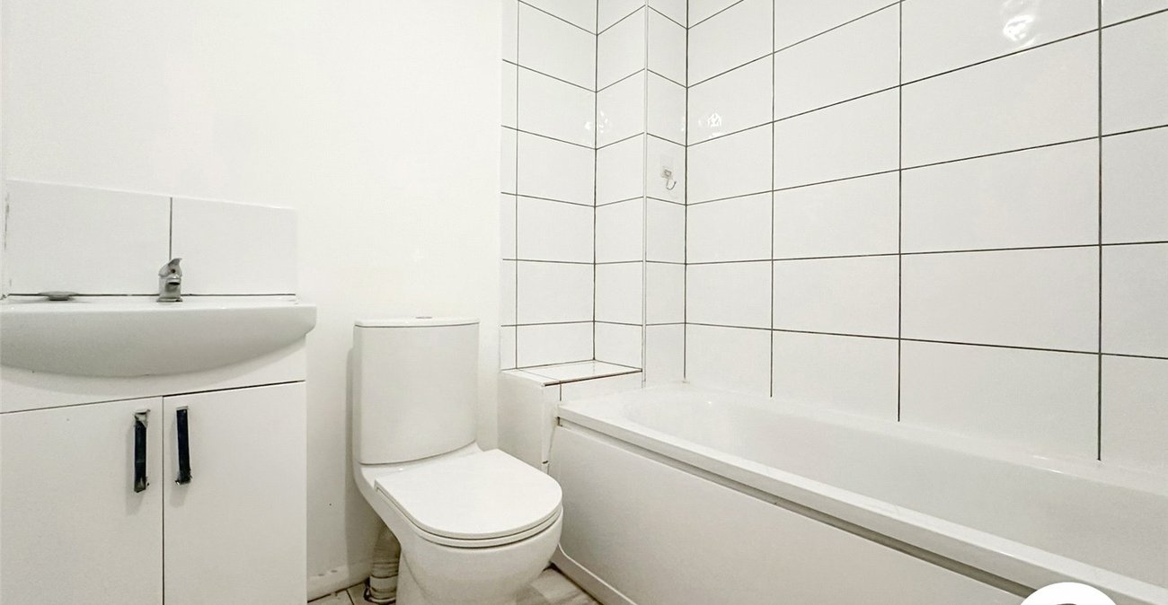 2 bedroom house to rent in London | 