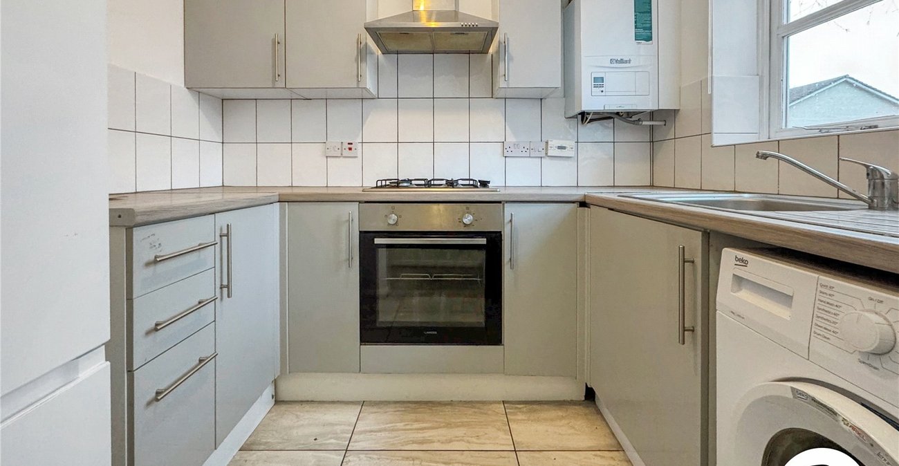 2 bedroom house to rent in London | 