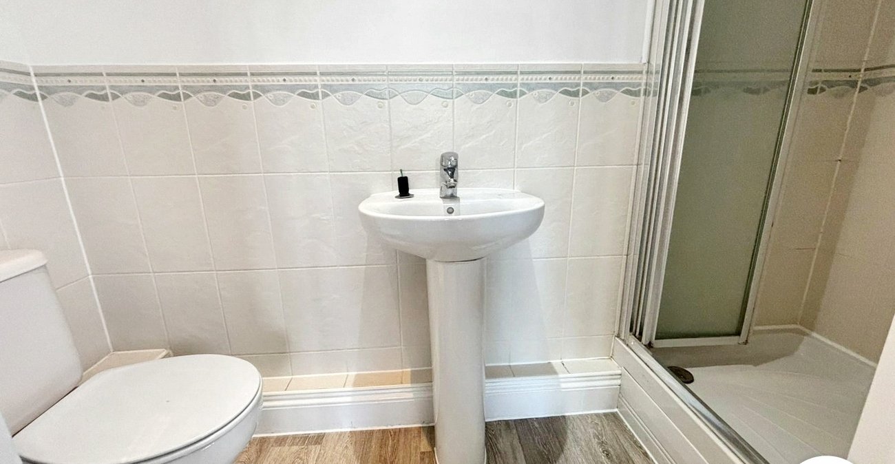 2 bedroom property to rent in Gillingham | Robinson Michael & Jackson