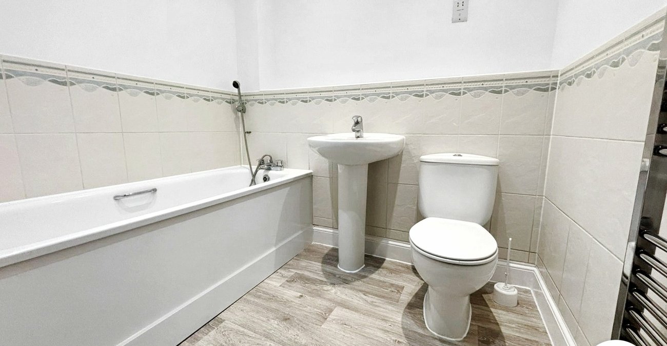 2 bedroom property to rent in Gillingham | Robinson Michael & Jackson