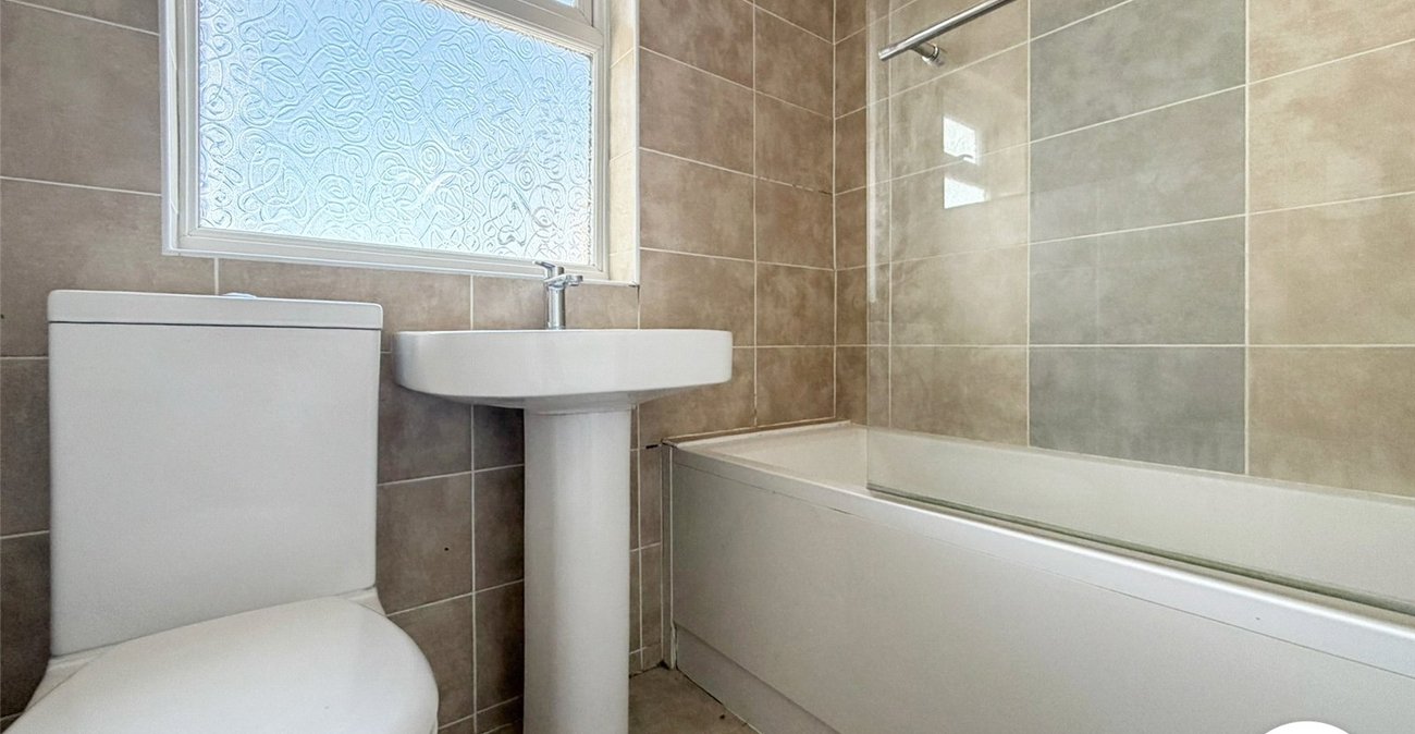 2 bedroom property to rent in London | 