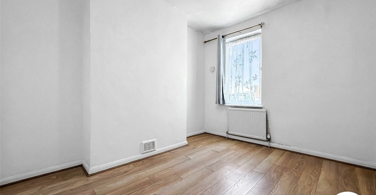 2 bedroom property to rent in London | 