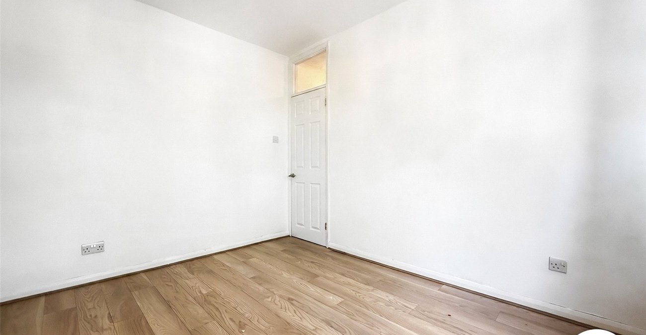 2 bedroom property to rent in London | 