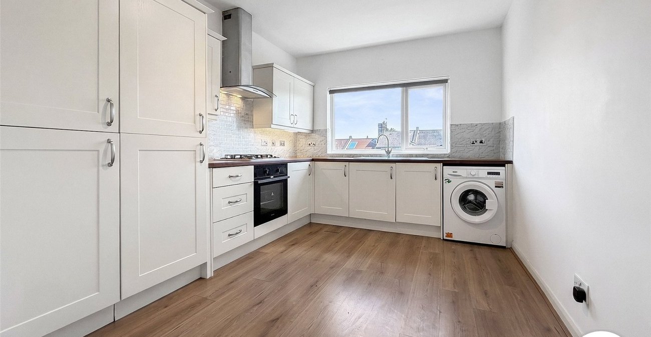 2 bedroom property to rent in London | 