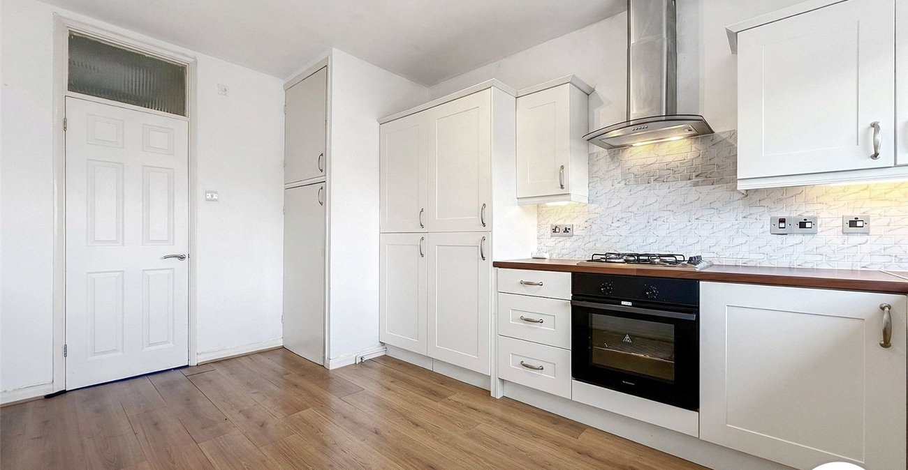 2 bedroom property to rent in London | 