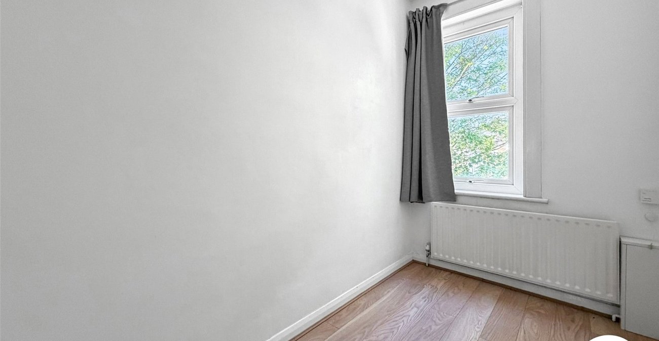 2 bedroom property to rent in London | 