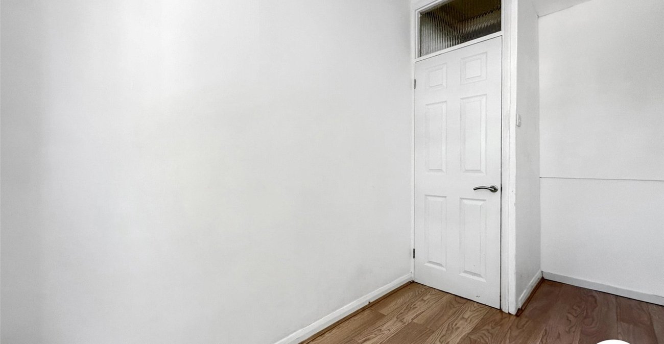 2 bedroom property to rent in London | 
