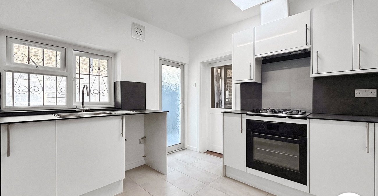3 bedroom house to rent in London | 