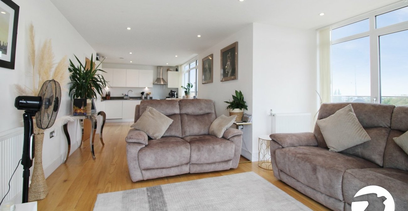 3 bedroom property to rent in London | Robinson Jackson