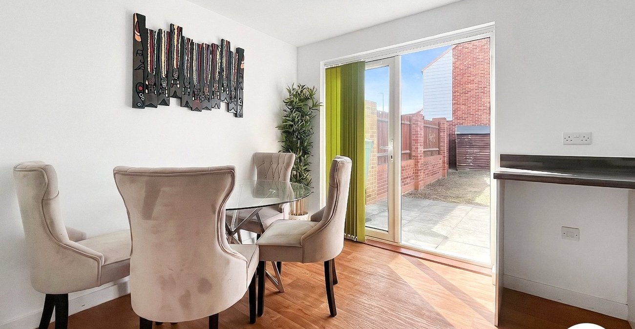 3 bedroom house to rent in Dartford | Robinson Jackson