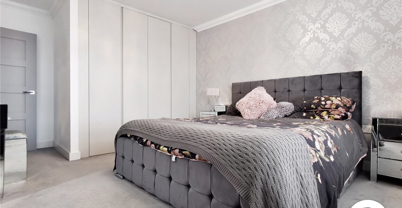 5 bedroom house to rent in Dartford | Robinson Jackson