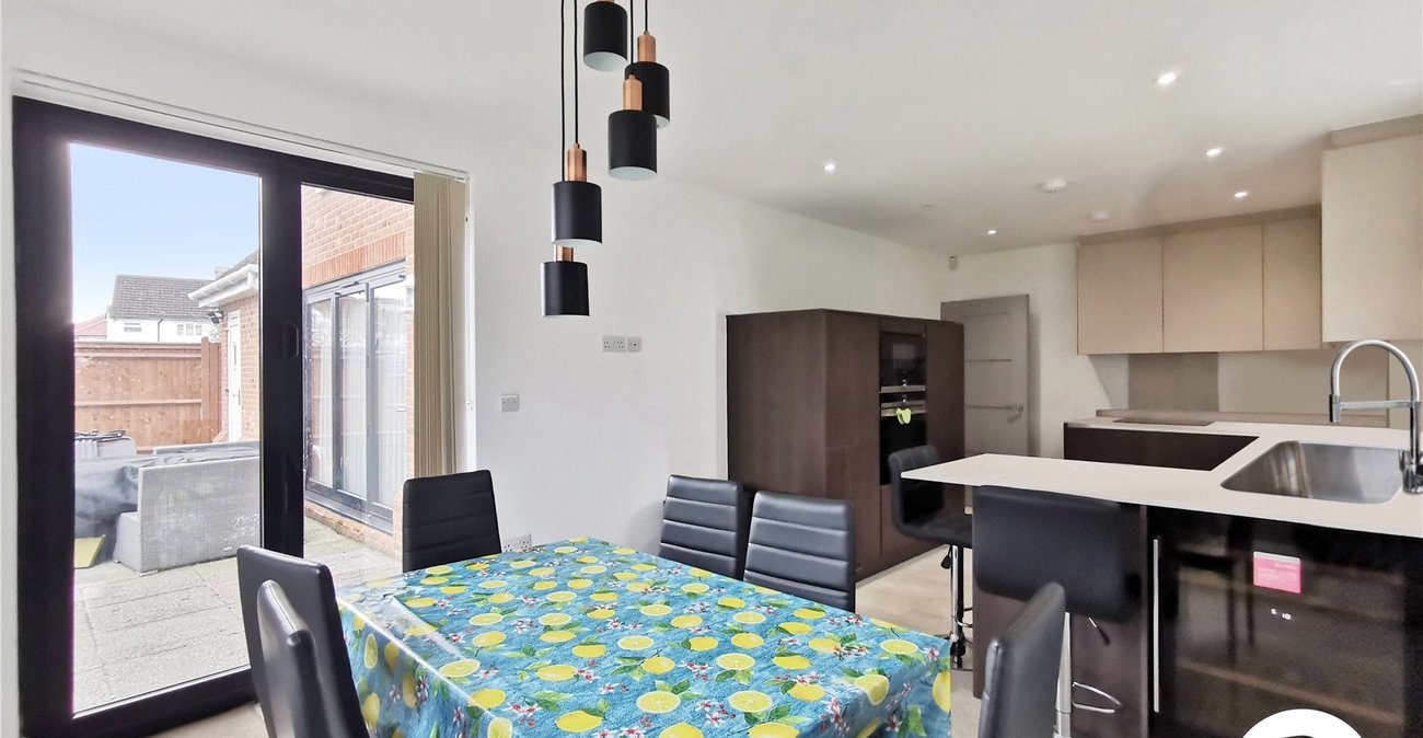 5 bedroom house to rent in Dartford | Robinson Jackson
