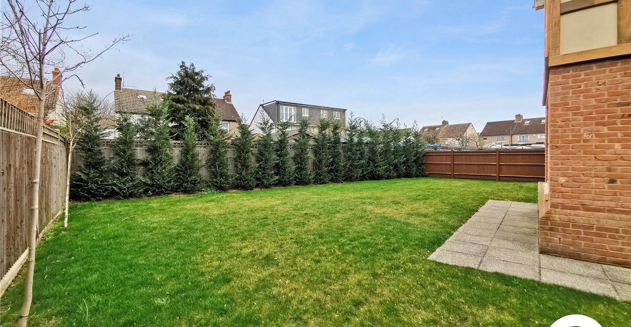 5 bedroom house to rent in Dartford | Robinson Jackson