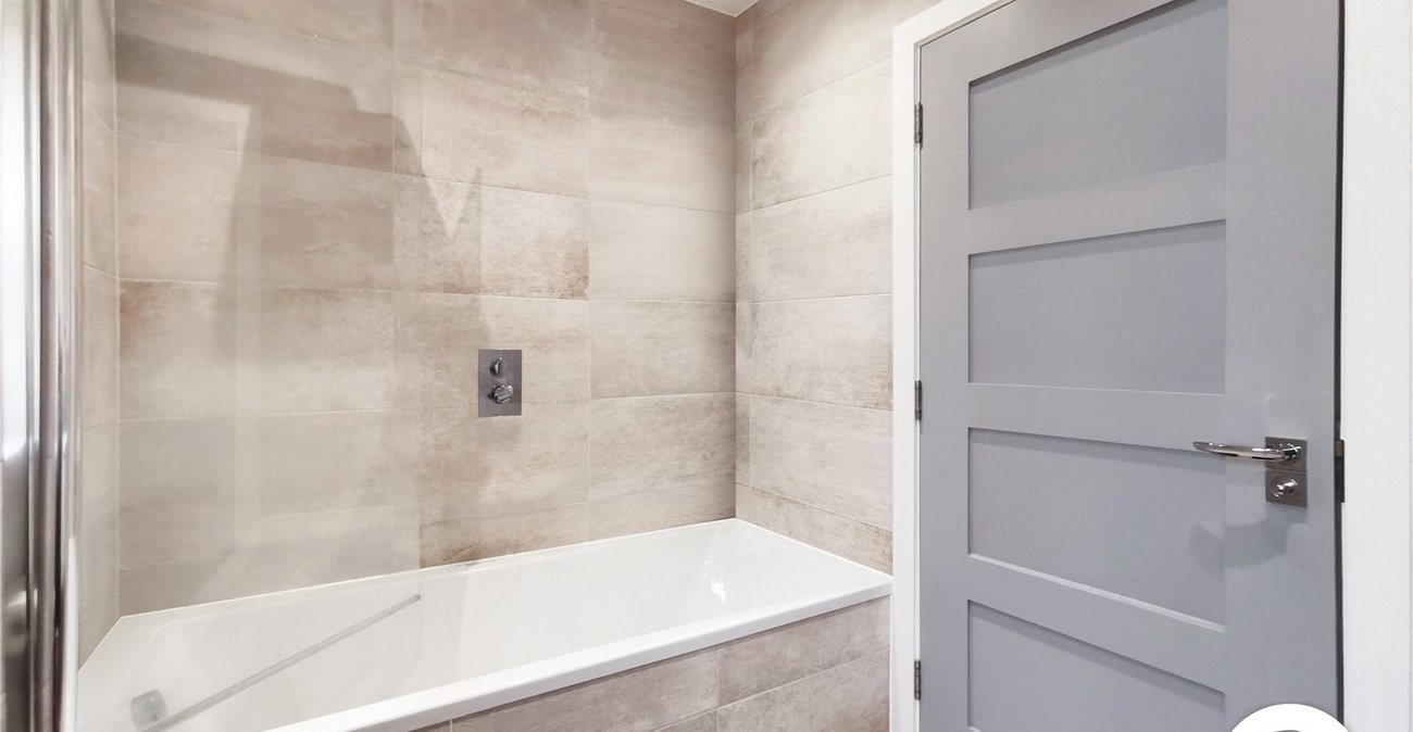 5 bedroom house to rent in Dartford | Robinson Jackson