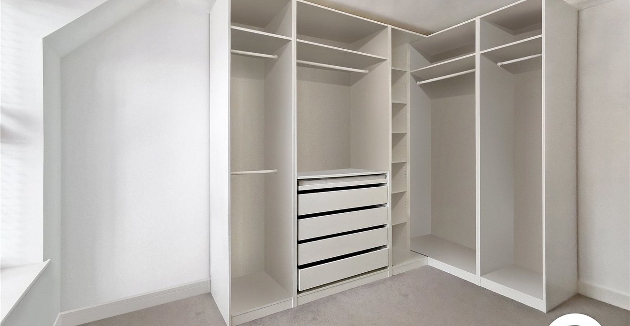 5 bedroom house to rent in Dartford | Robinson Jackson