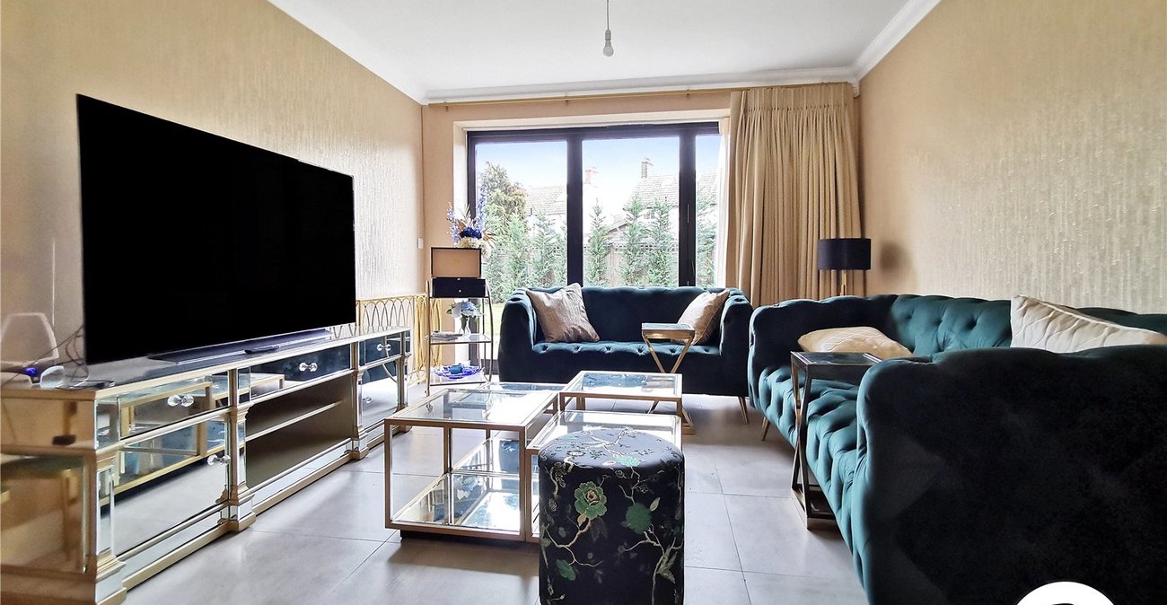 5 bedroom house to rent in Dartford | Robinson Jackson