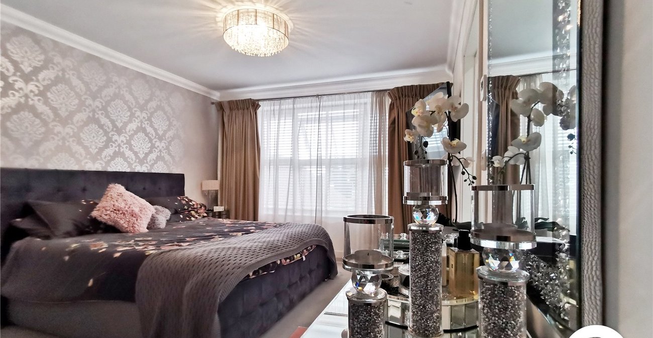 5 bedroom house to rent in Dartford | Robinson Jackson