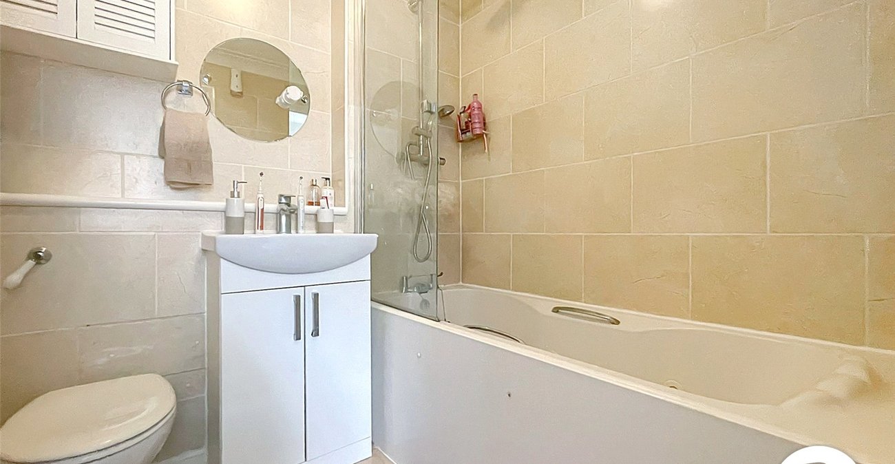 2 bedroom house to rent in Rochester | Robinson Michael & Jackson