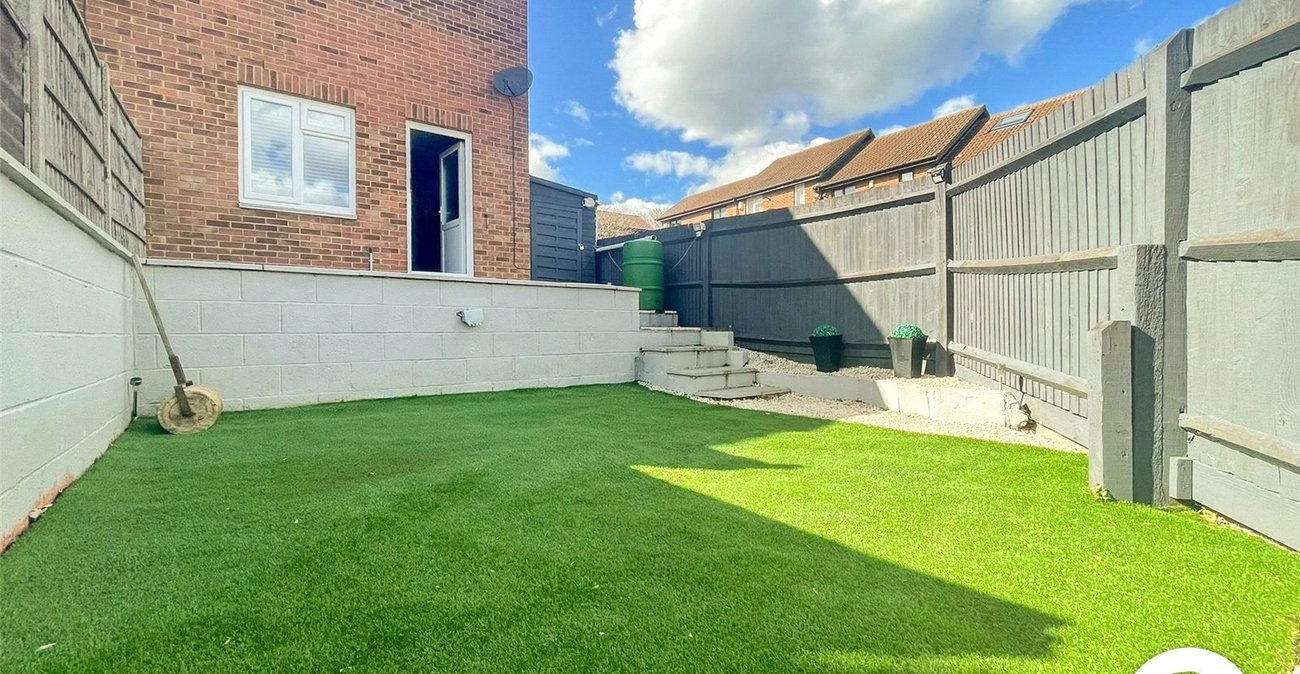 2 bedroom house to rent in Rochester | Robinson Michael & Jackson