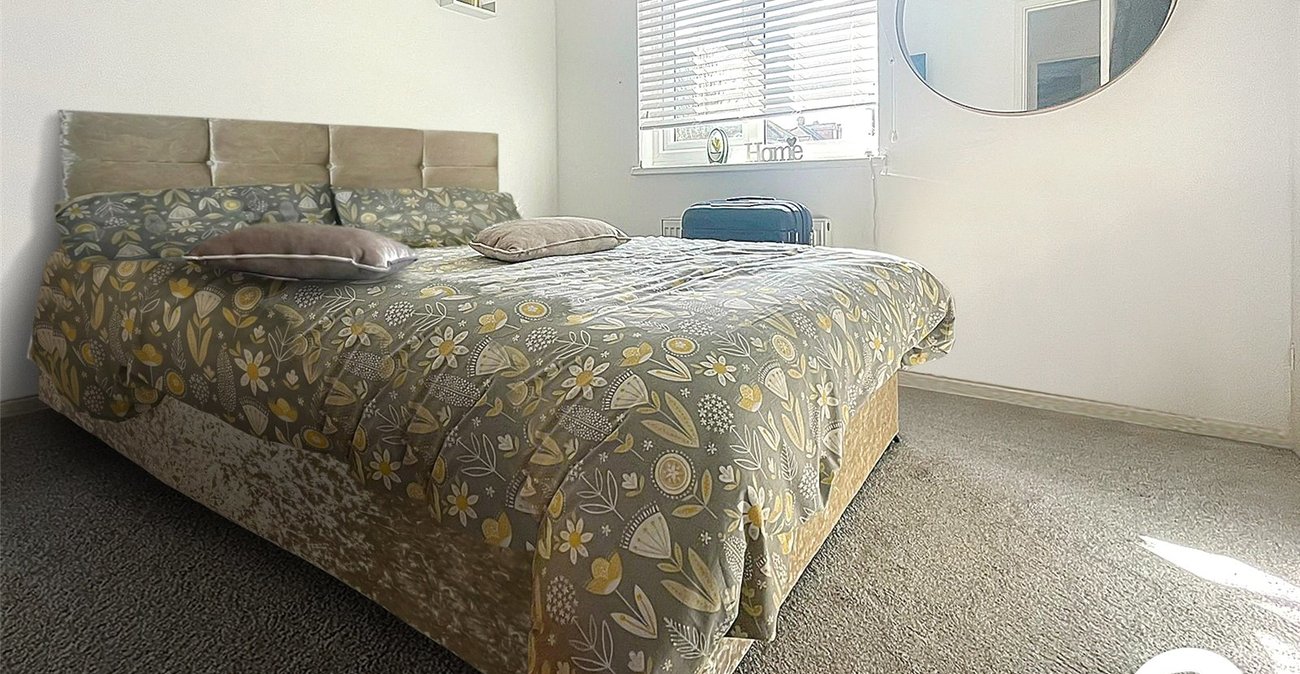 2 bedroom house to rent in Rochester | Robinson Michael & Jackson