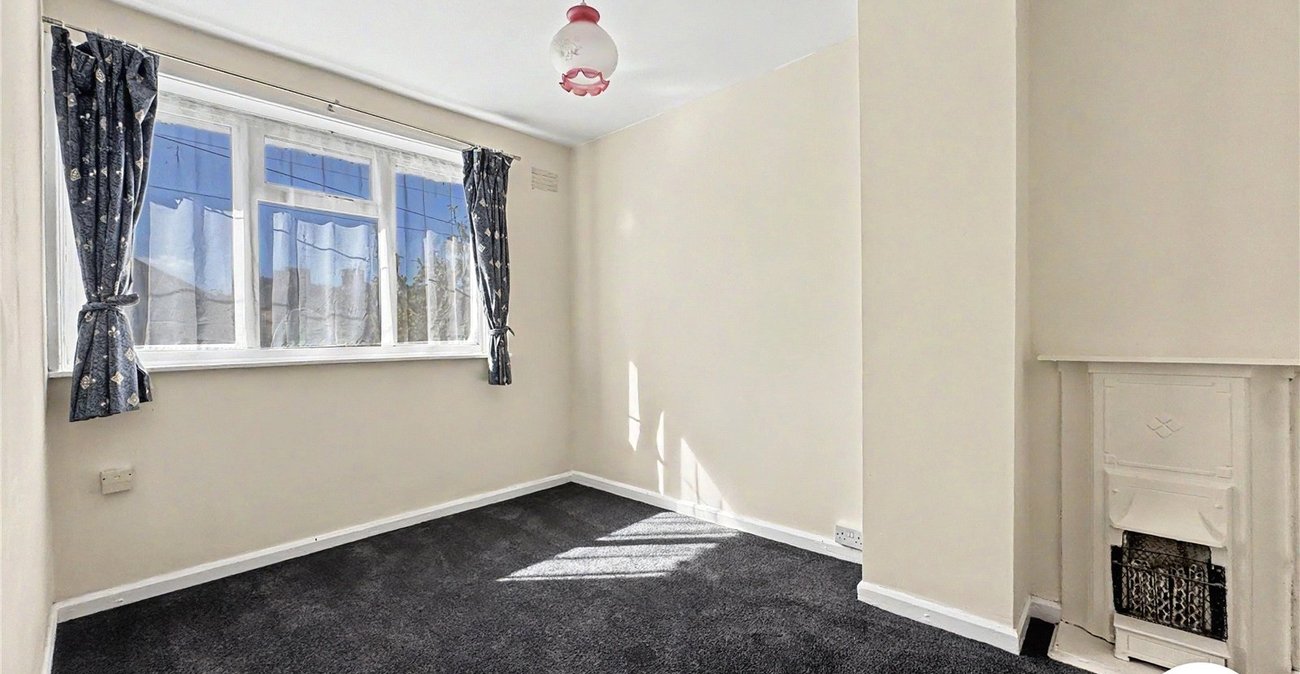 3 bedroom house to rent in Eltham | Robinson Jackson