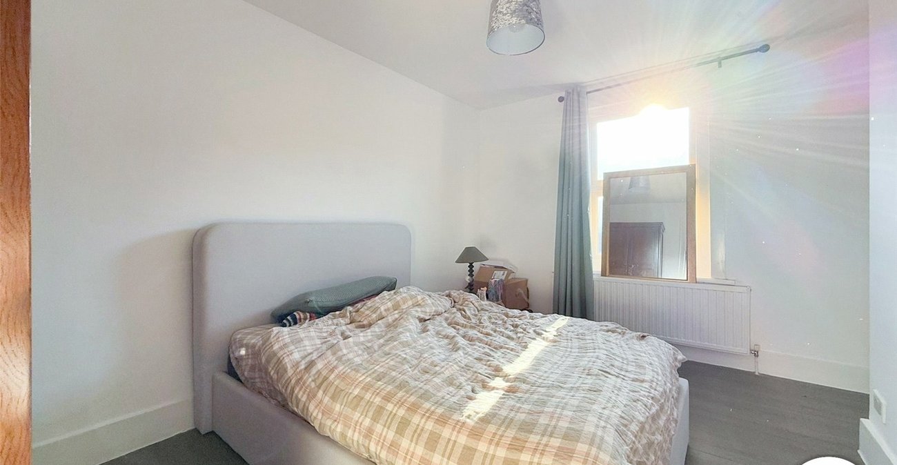 3 bedroom house to rent in London | Robinson Jackson