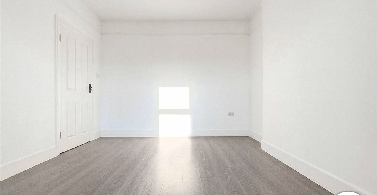 3 bedroom house to rent in London | Robinson Jackson