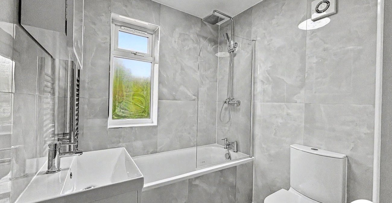 3 bedroom house to rent in Dartford | Robinson Jackson