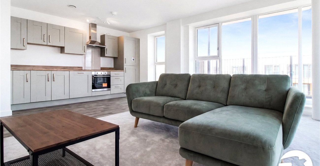 2 bedroom property to rent in Northfleet | Robinson Michael & Jackson