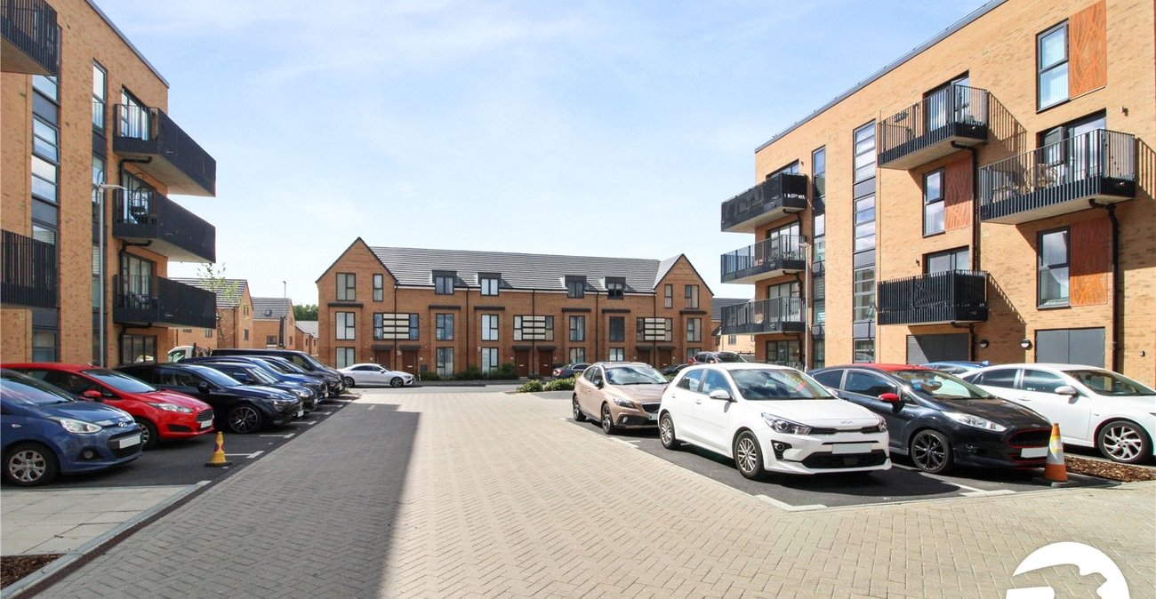 2 bedroom property to rent in Northfleet | Robinson Michael & Jackson