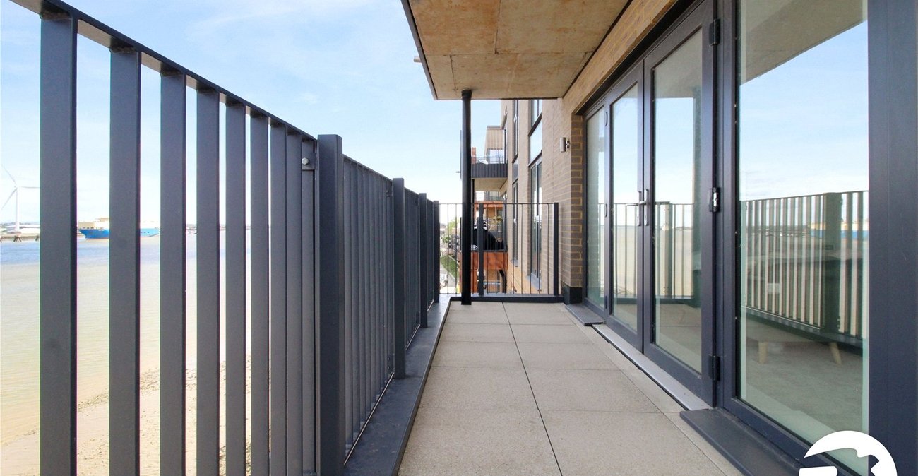 2 bedroom property to rent in Northfleet | Robinson Michael & Jackson