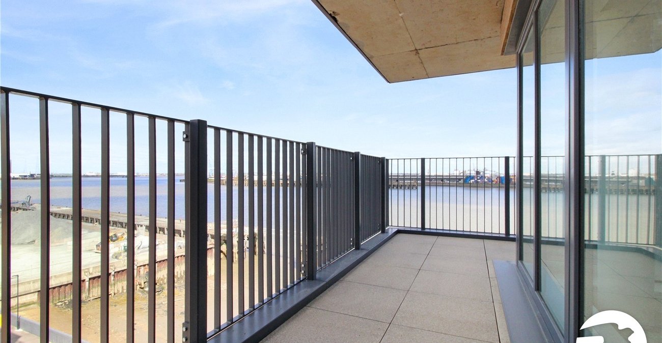 2 bedroom property to rent in Northfleet | Robinson Michael & Jackson