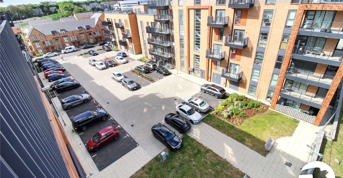 2 bedroom property to rent in Northfleet | Robinson Michael & Jackson