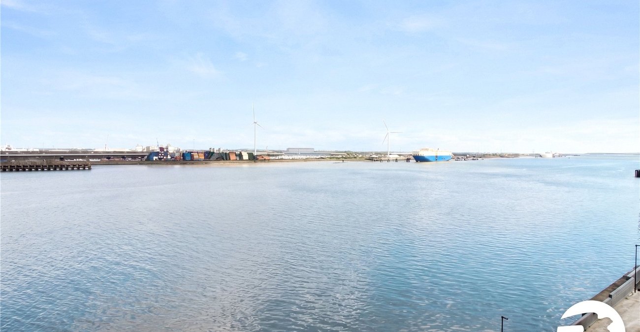 2 bedroom property to rent in Northfleet | Robinson Michael & Jackson