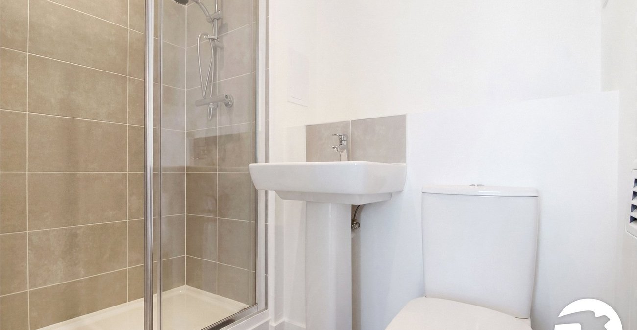 2 bedroom property to rent in Northfleet | Robinson Michael & Jackson