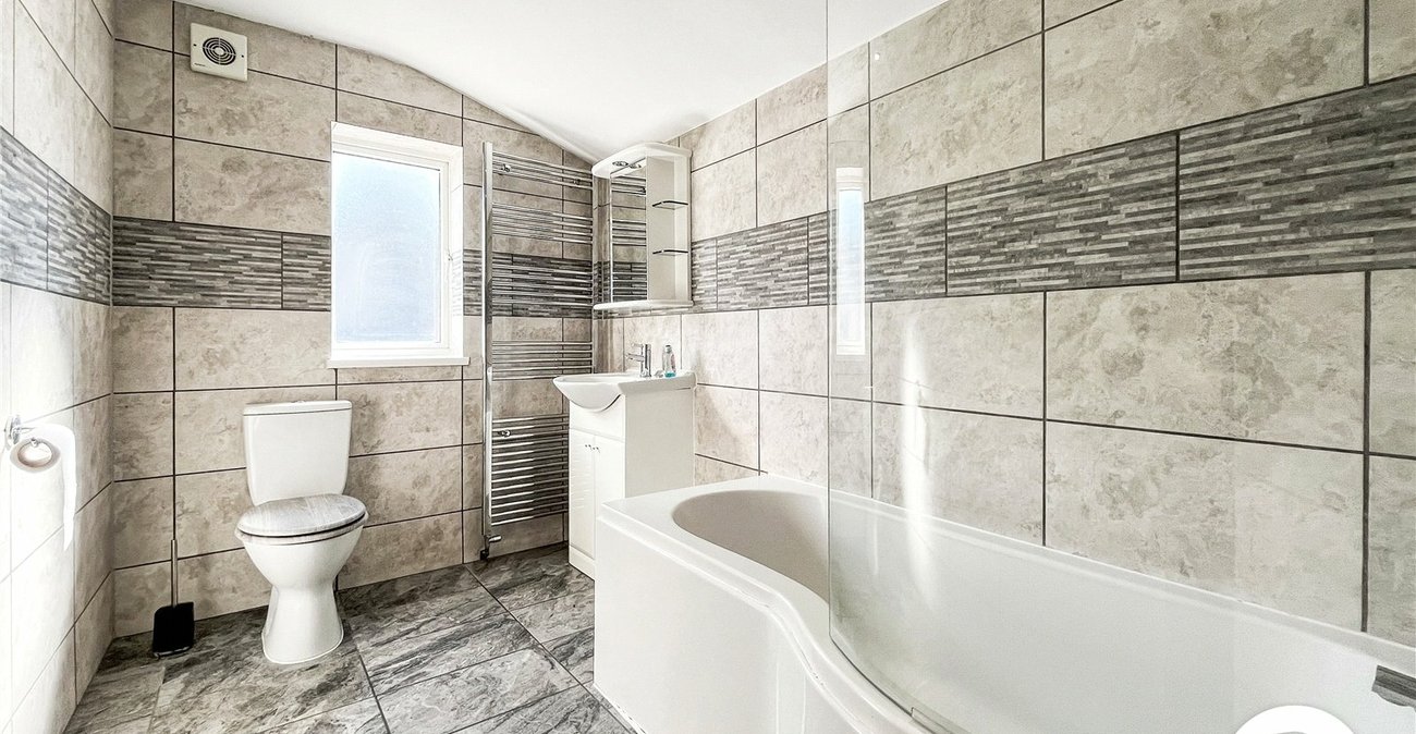 2 bedroom house to rent in Chatham | Robinson Michael & Jackson