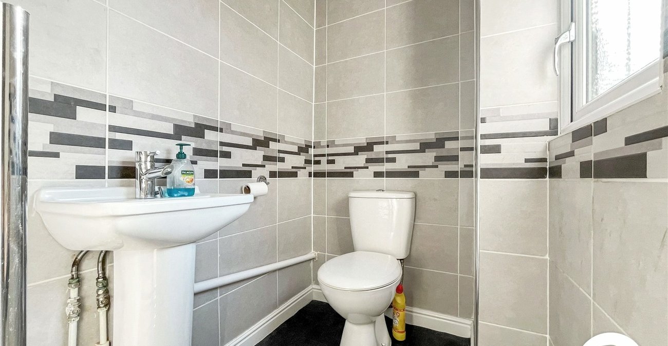 2 bedroom house to rent in Chatham | Robinson Michael & Jackson